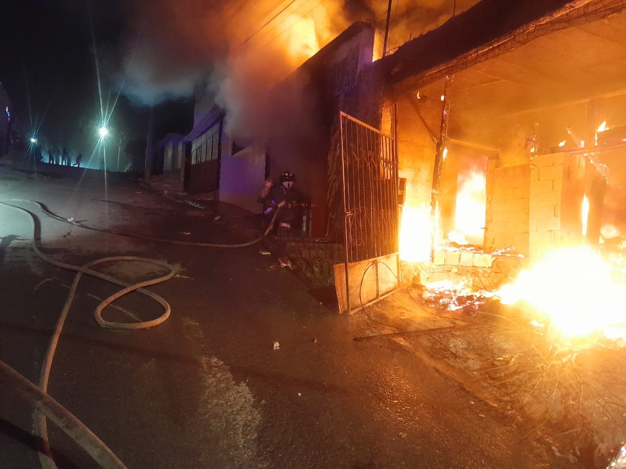 Sujeto tóxico y adicto incendia su vivienda