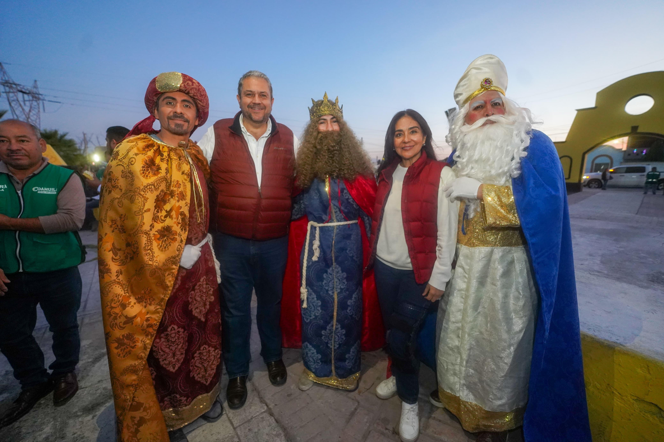 Rosca de Reyes une a familias en Ramos Arizpe