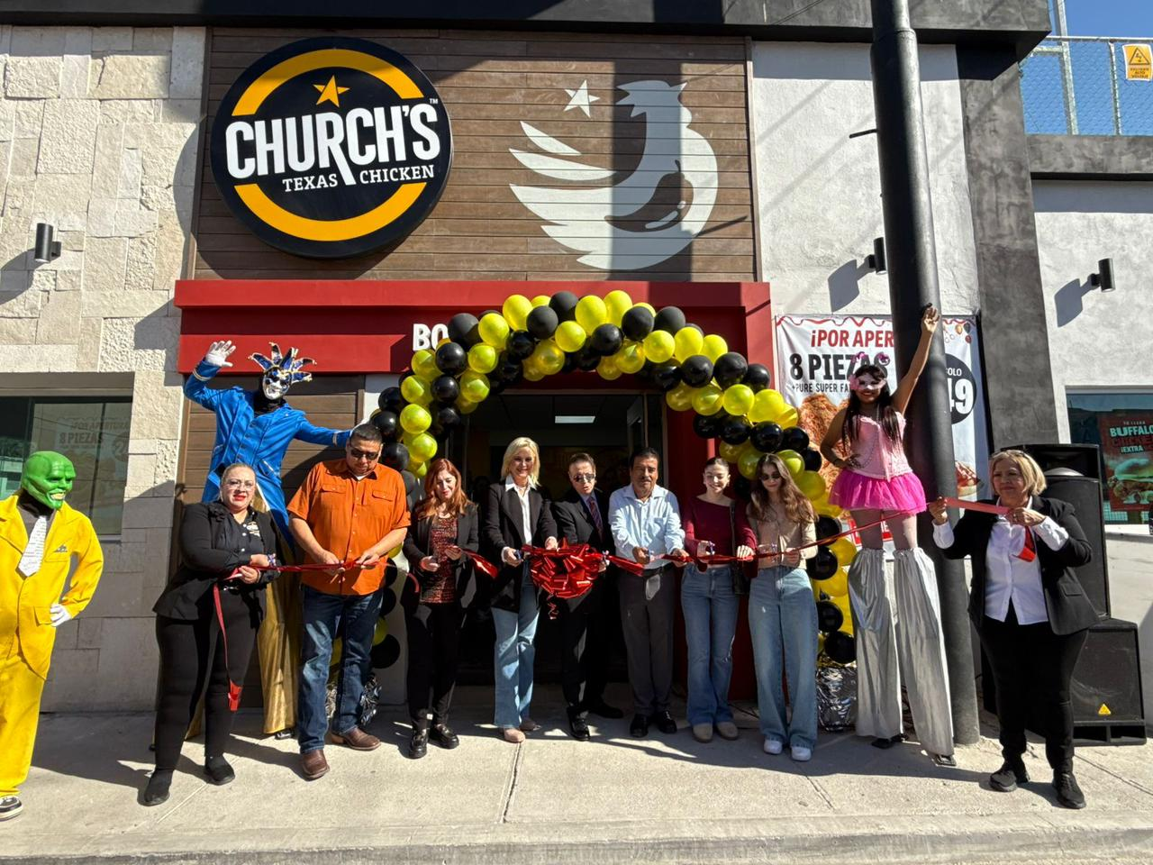 Inaugura Laura Jiménez restaurante Church’s Texas Chicken en Múzquiz
