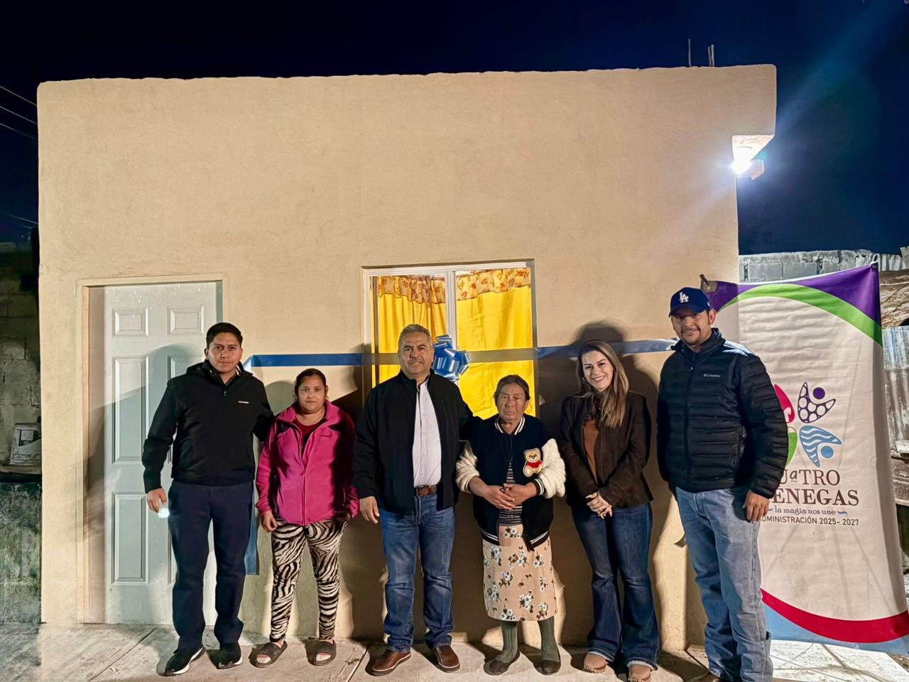 ENTREGA VÍCTOR LEIJA CUATRO HABITACIÓN A FAMILIA AFECTADA POR INCENDIO