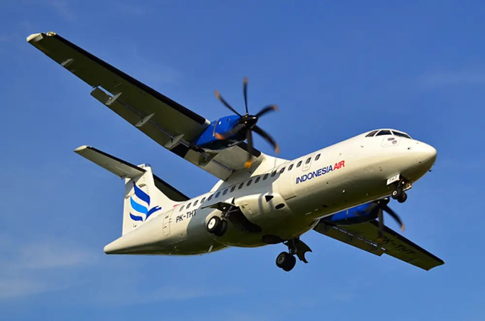 Desaparece de los radares en Indonesia un avión con 10 personas a bordo