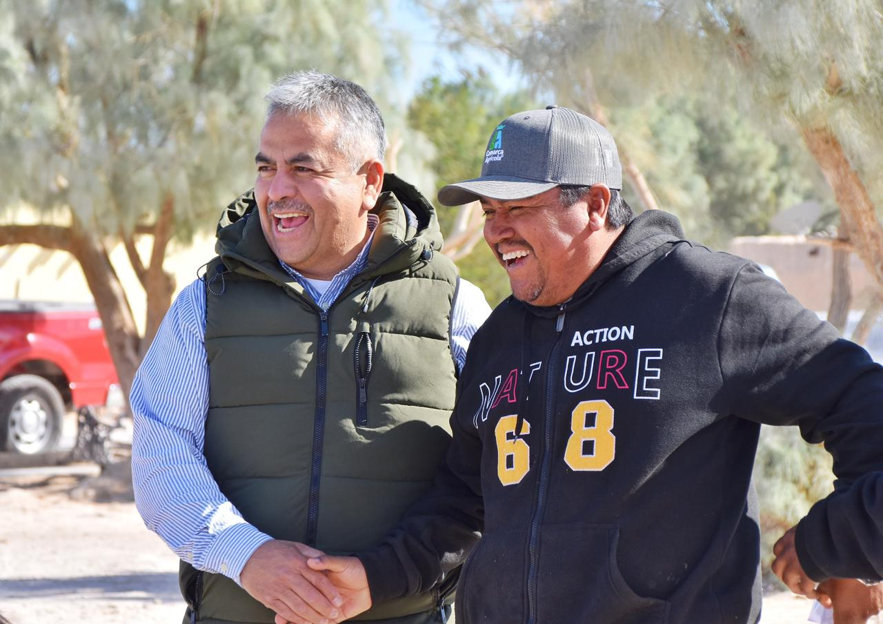 FORTALECE CUATRO CIÉNEGAS BIENESTAR EN COMUNIDADES RURALES CON ENTREGA DE TINACOS Y CEMENTO