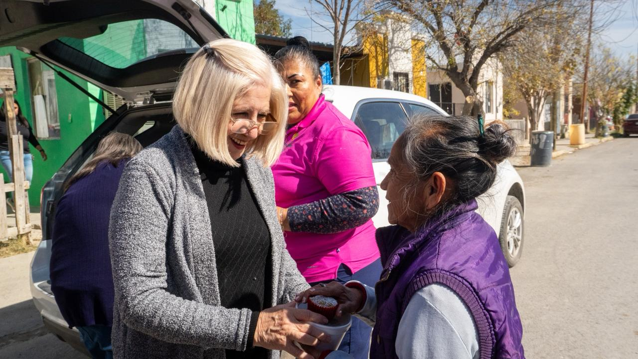 DIF Sabinas realiza recorrido y entrega de apoyos en la colonia Las Vírgenes