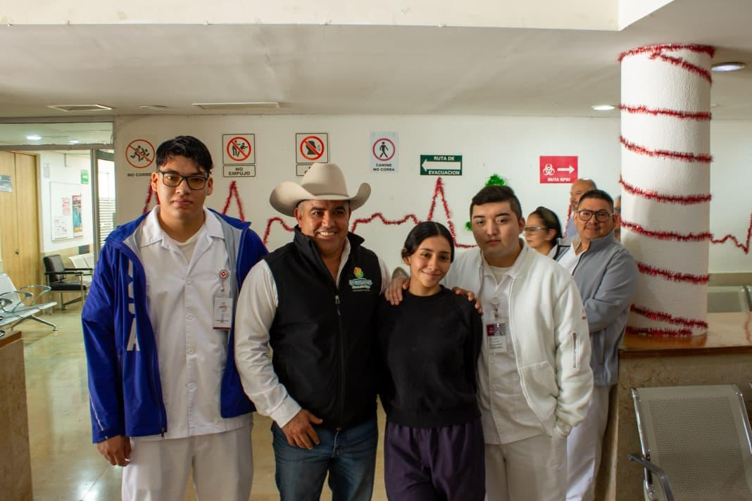 Chano Díaz agradece con el corazón la entrega y vocación del personal de enfermería en Sabinas