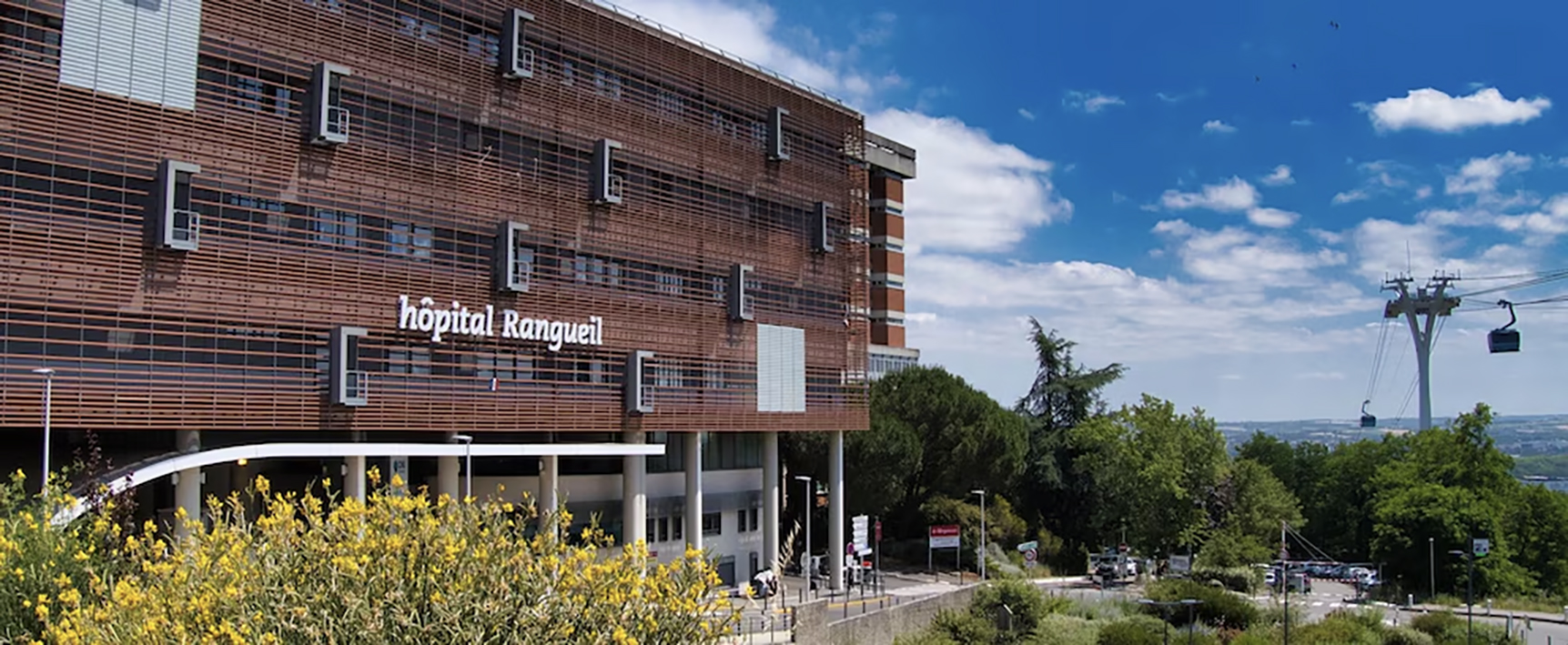 Ingresa hombre a hospital con proyectil en el recto