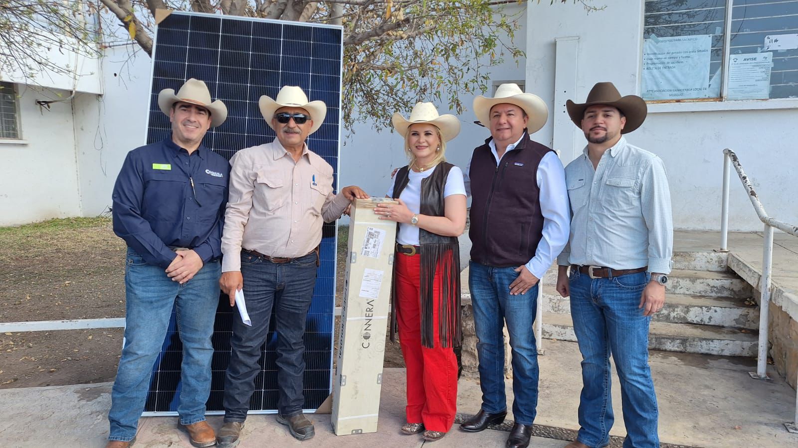 Entregan equipamiento a los ganaderos en Múzquiz