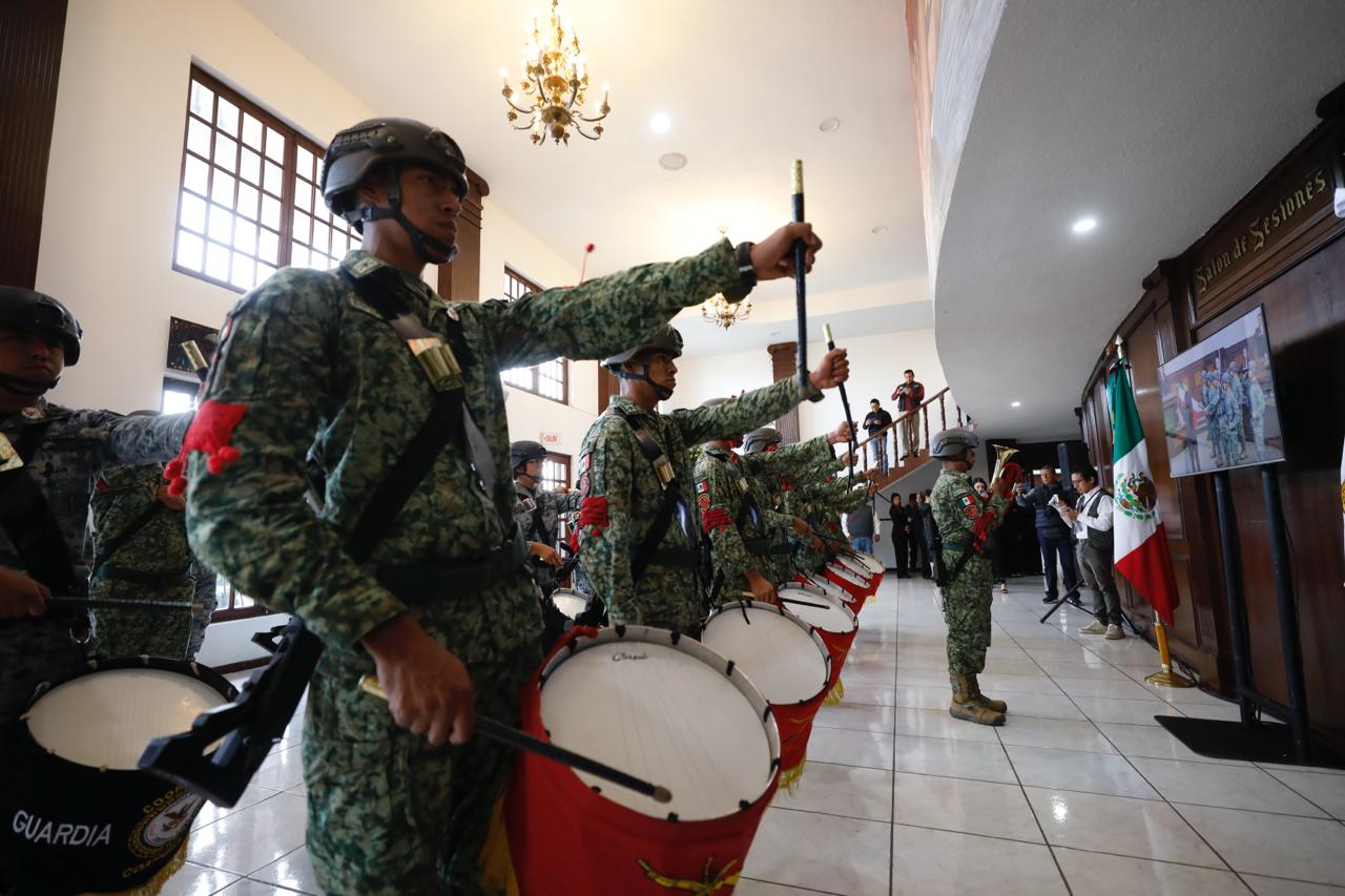 Rinden en Congreso homenaje al Ejército