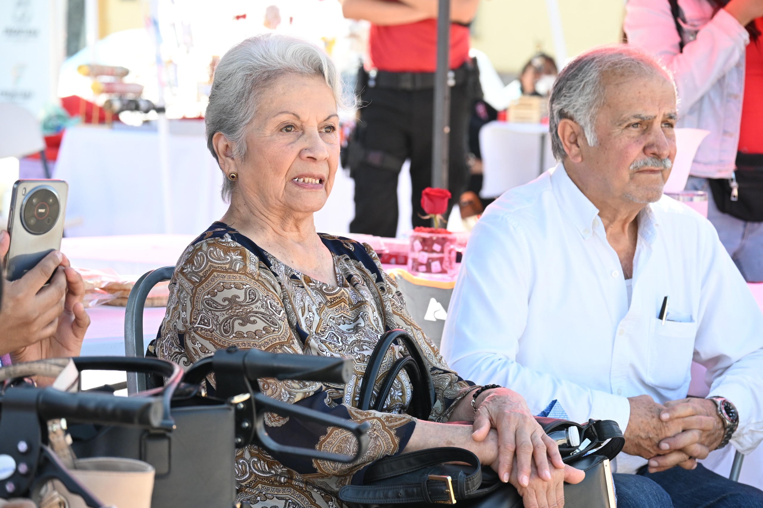 Frontera celebra el Amor y la Amistad