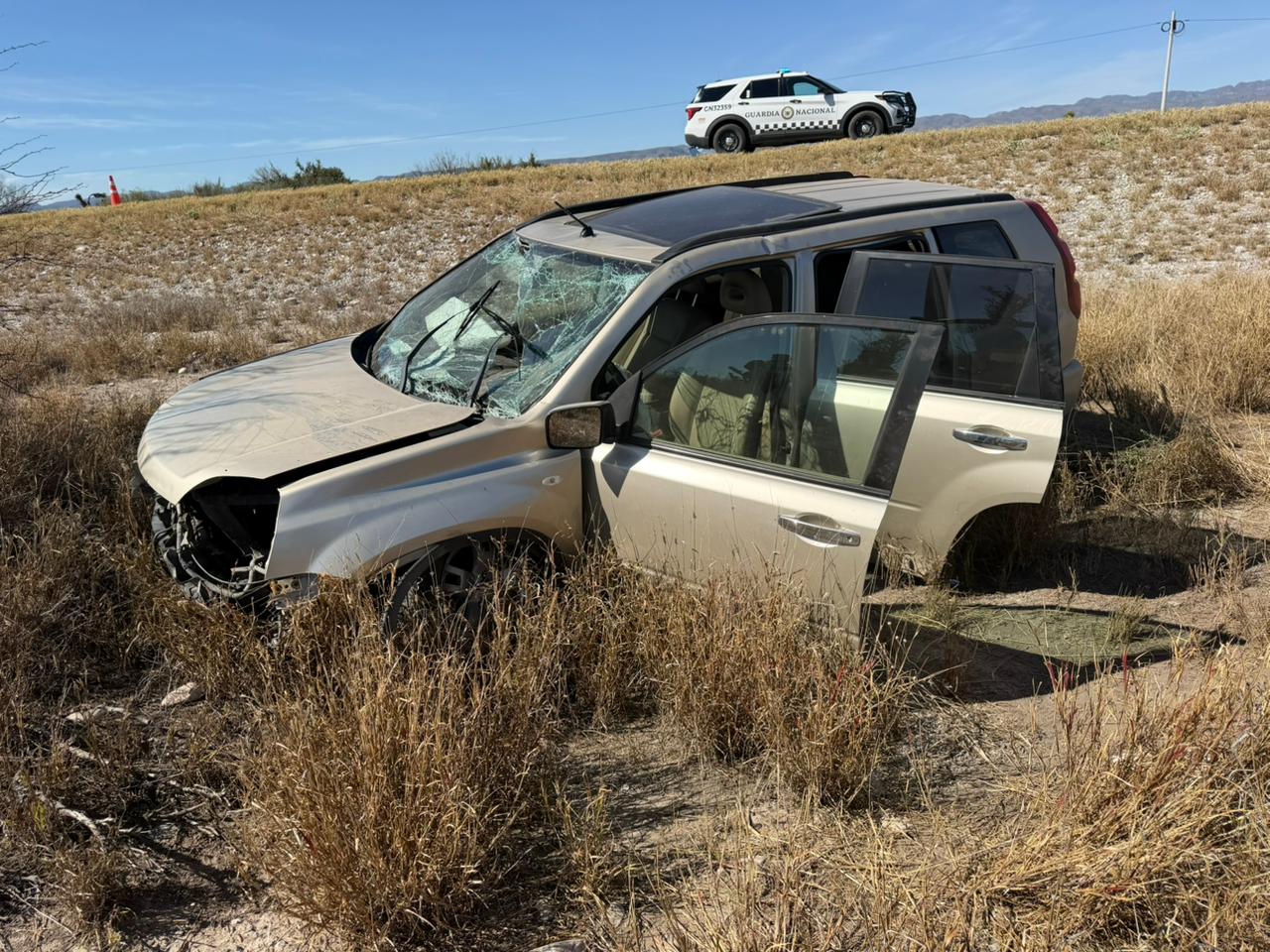 Vuelca abogado en carretera 57