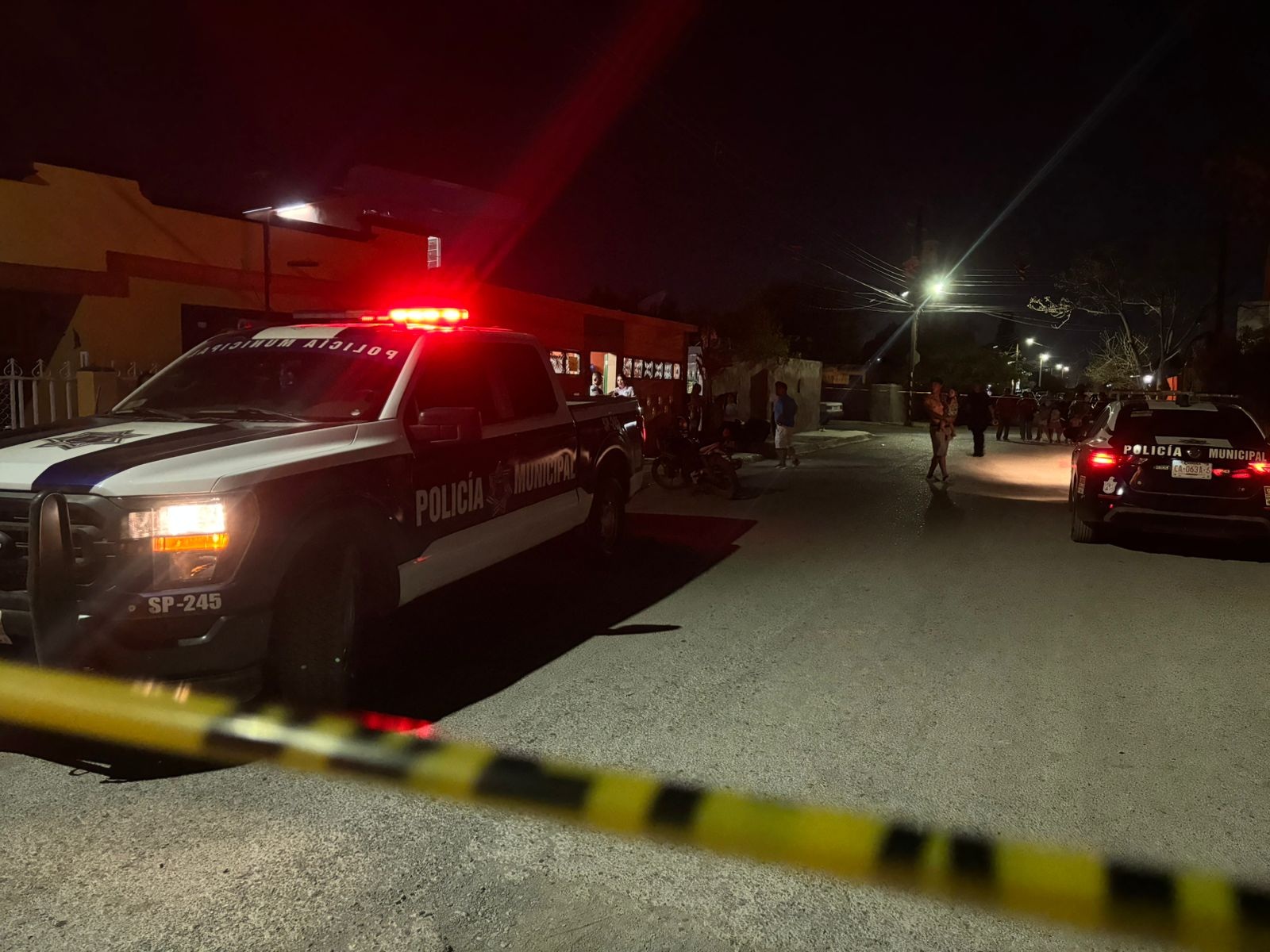 Muere joven en fatal caída: se desnuca en banqueta