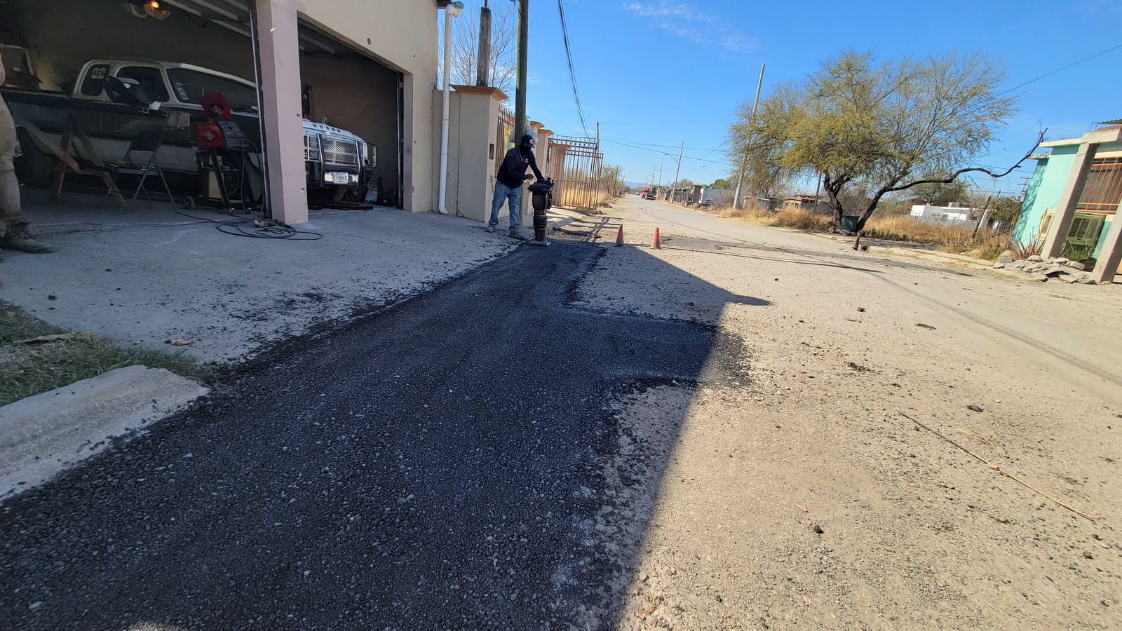 Intensifican bacheo en las colonias de Múzquiz