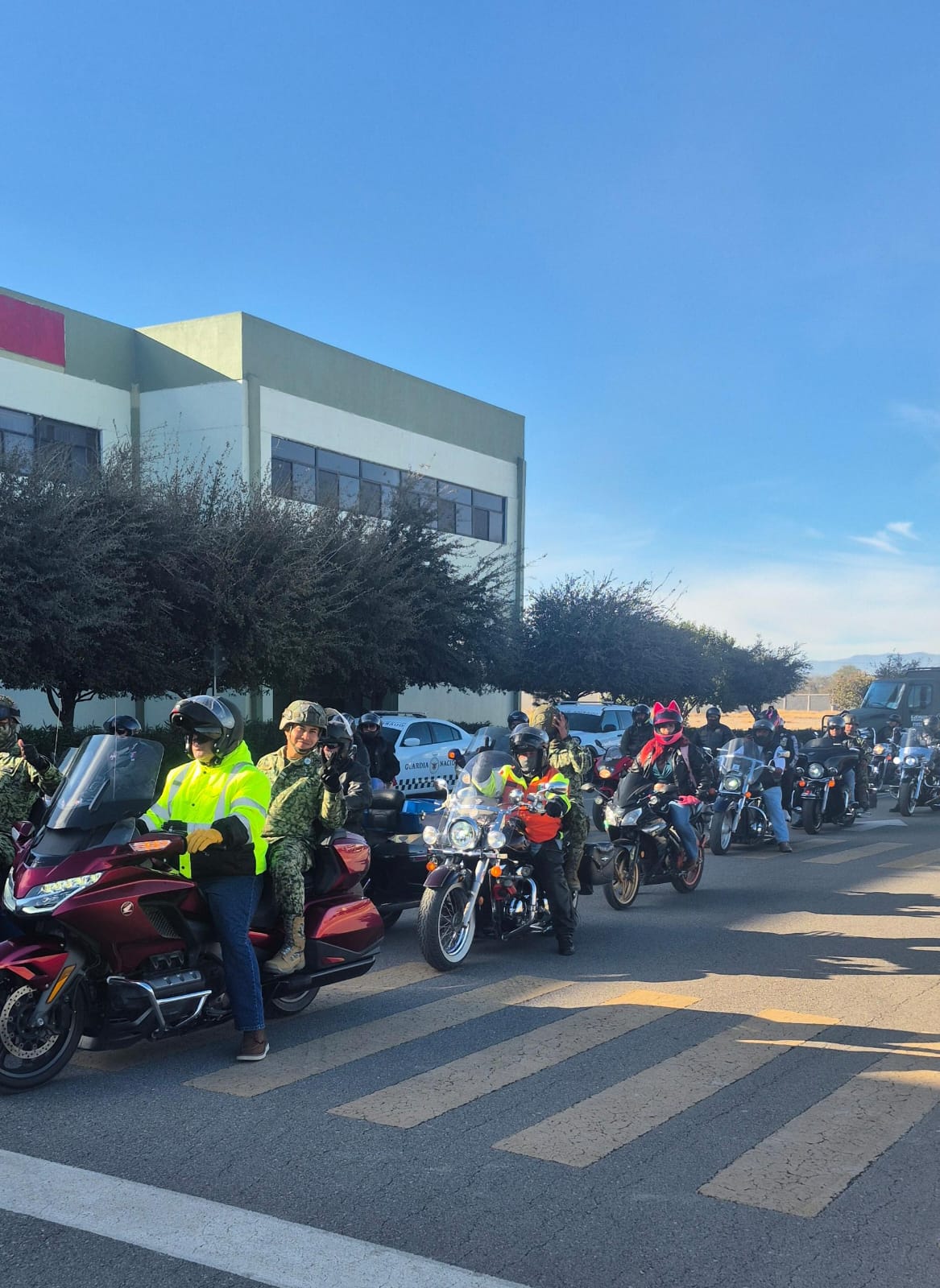 “Bikers” y militares ruedan en Mes del Ejército y FAM
