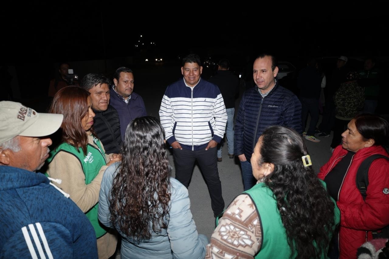 Entrega Fernando Orozco obras en Barrio del Refugio