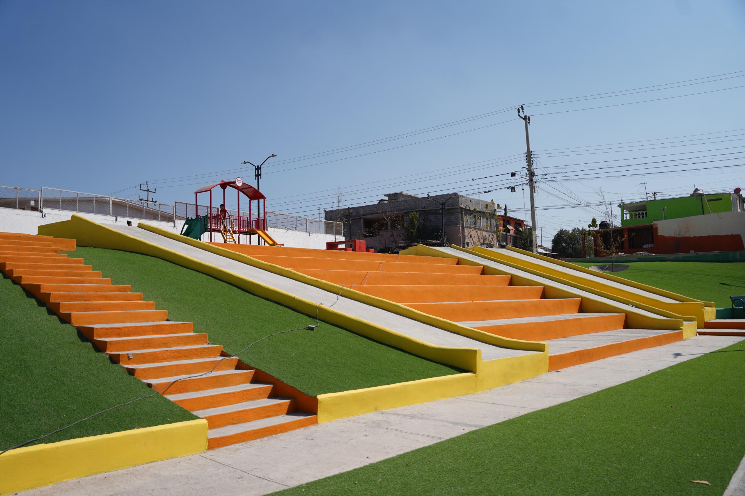 Avanza remodelación de 2 plazas en Ramos