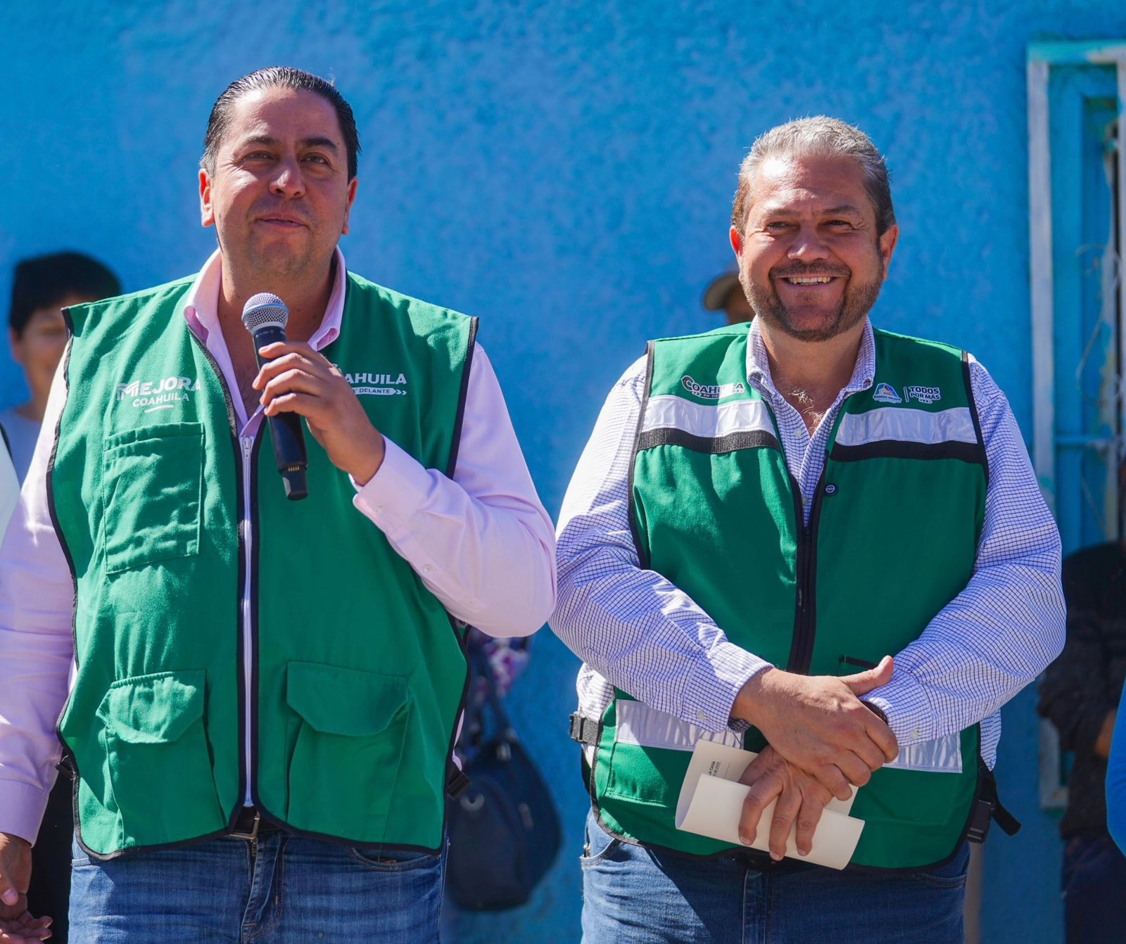 Continúan Manolo y Tomás enchulando casas de Ramos