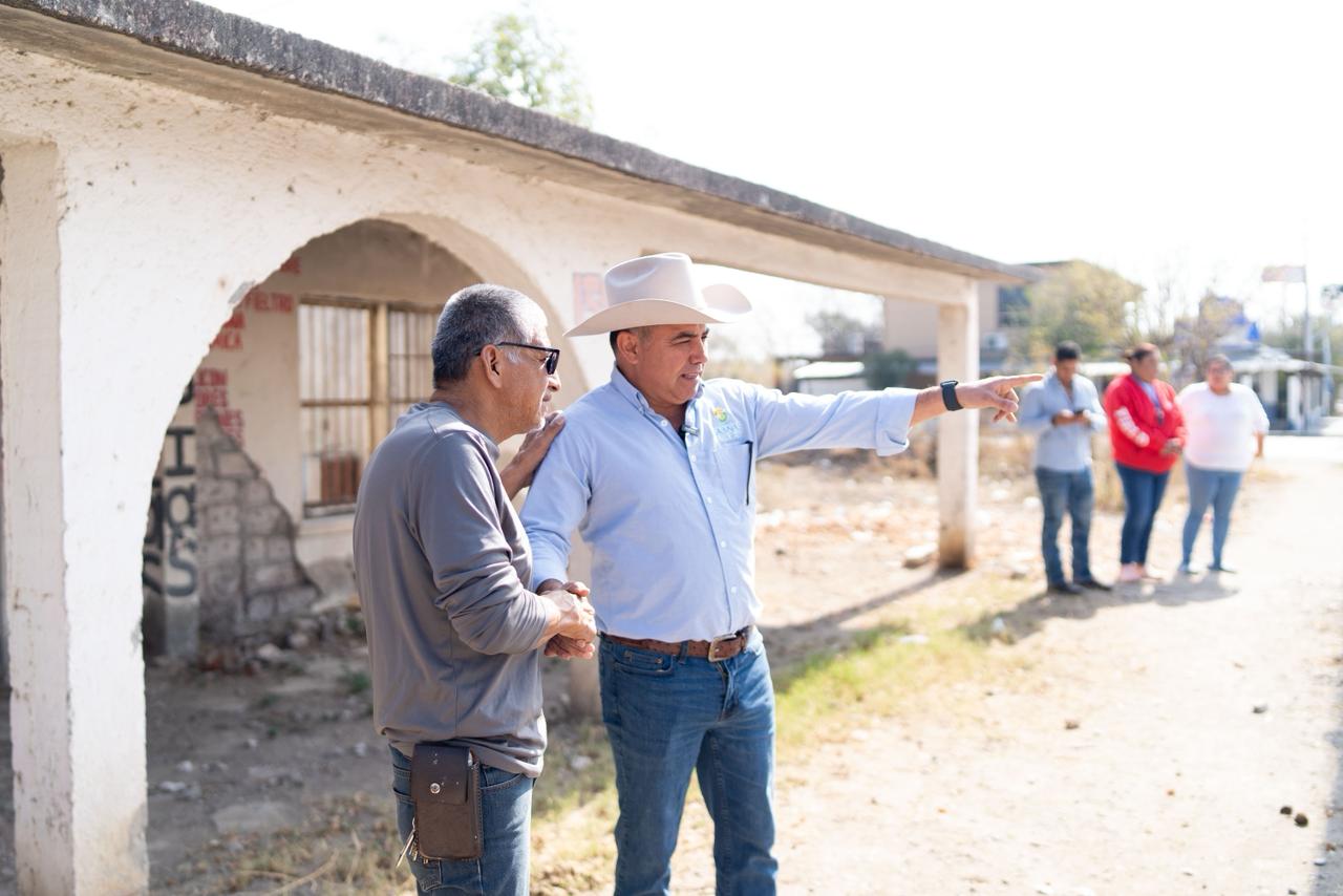 Chano Díaz da respuesta a drenaje en colonia Sarabia