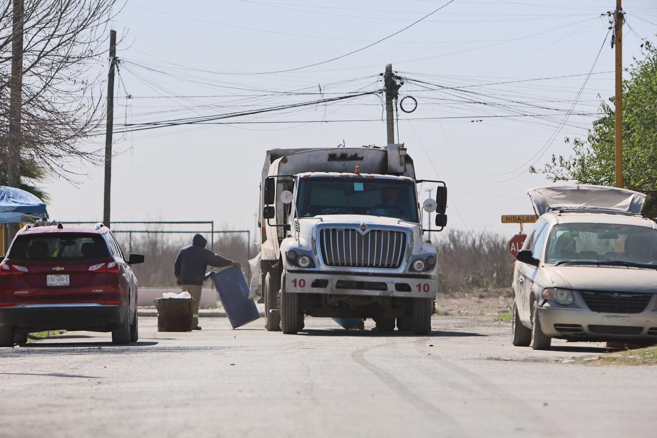 Continúan trabajos intensivos de mejora urbana en Sabinas