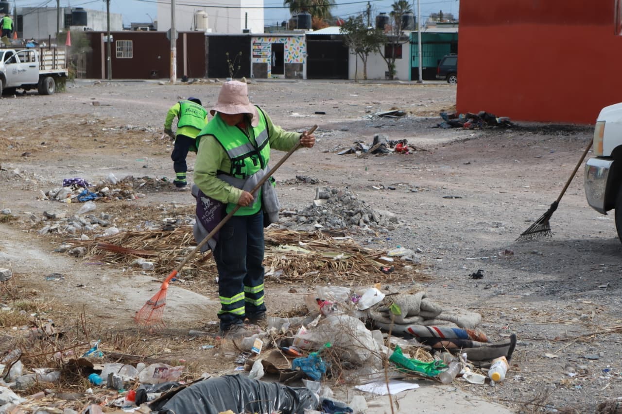 Atiende “Aquí Andamos” áreas públicas de Saltillo
