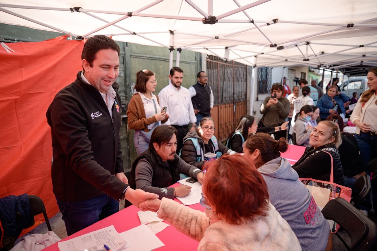 Llevan Javier y Luly brigadas a la Niños Héroes en Saltillo