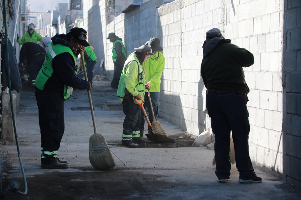 Realiza Gobierno Municipal limpieza profunda en callejones de Saltillo