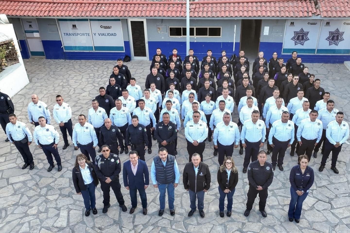 Encabeza Carlos pase de lista y homenaje póstumo