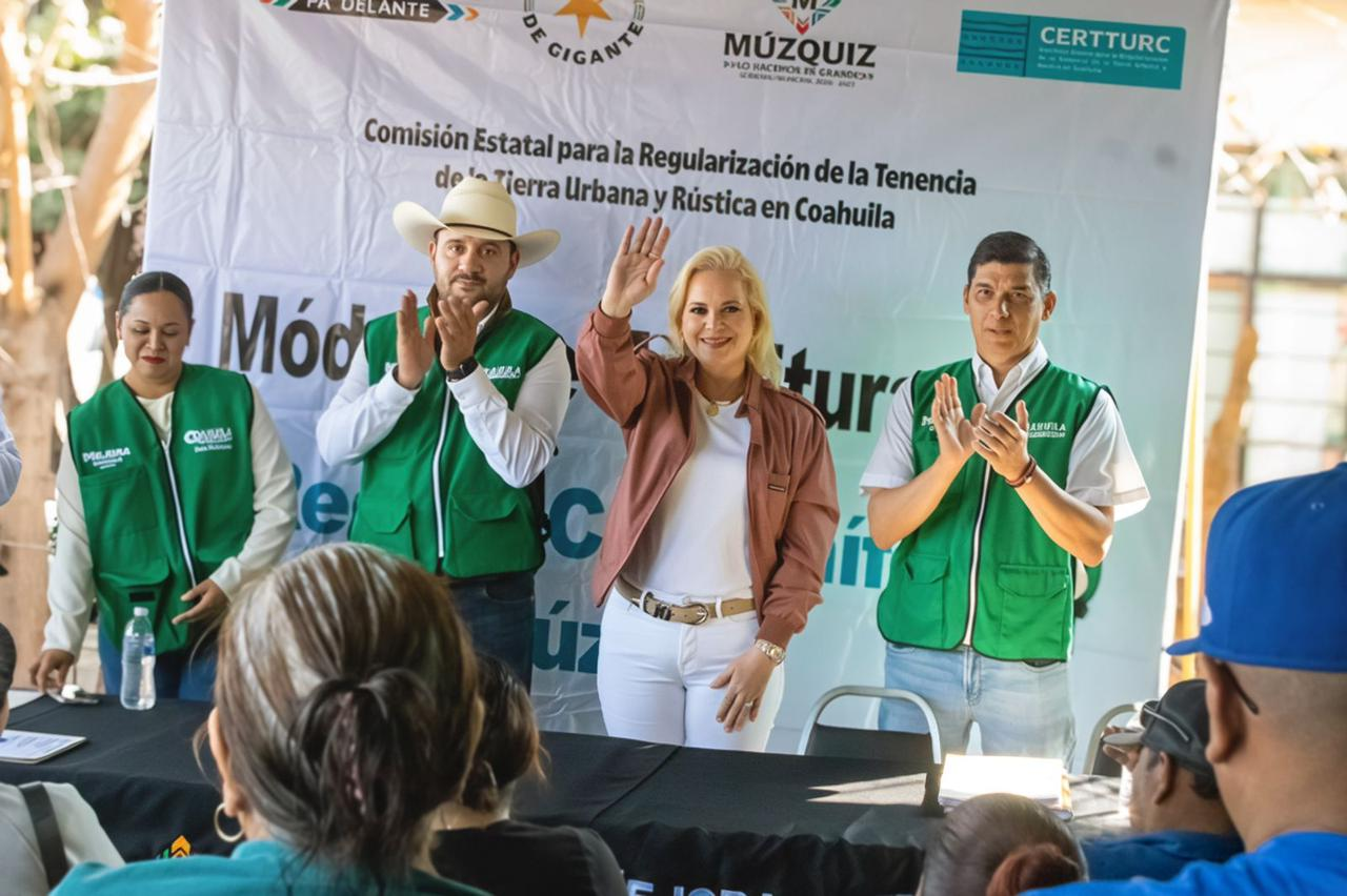Gestiona Laura Jiménez la regularización de predios en Múzquiz con apoyo de CERTTURC