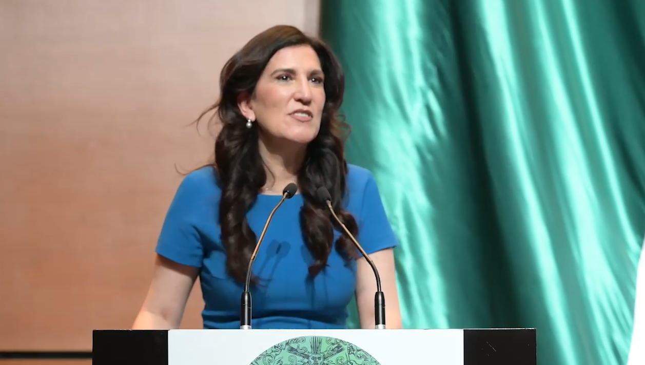DIPUTADA KENIA LÓPEZ RABADÁN Presidenta de la Mesa Directiva de la Cámara de Diputados