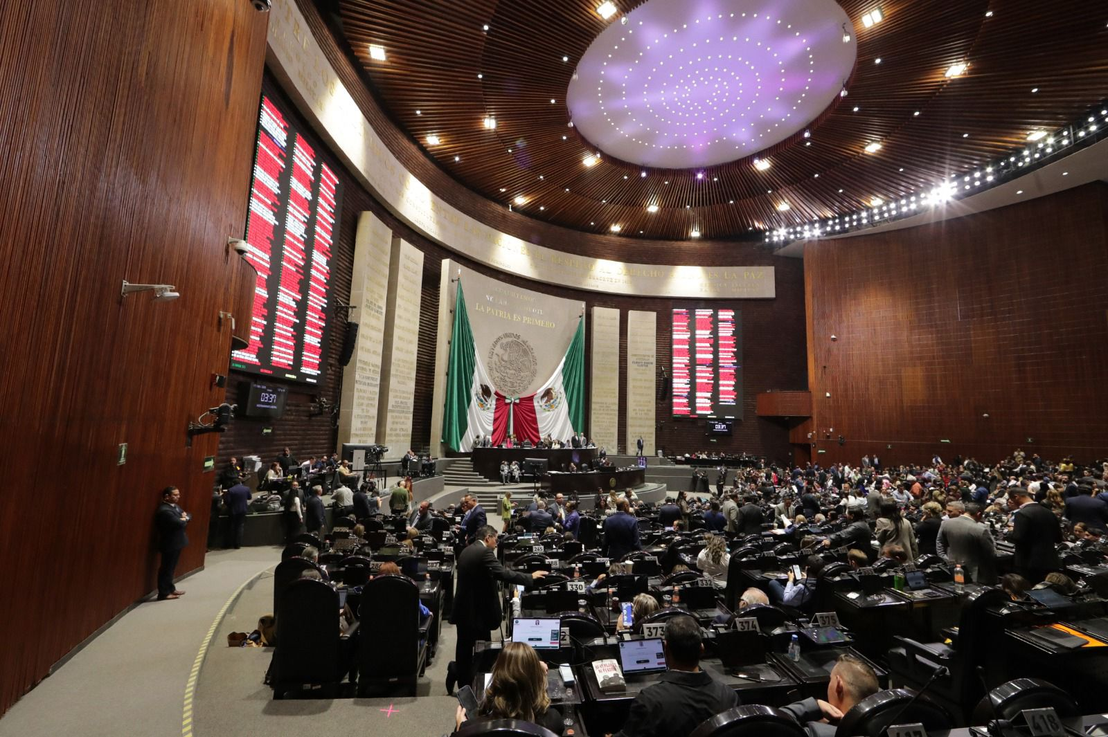La Cámara de Diputados aprobó por unanimidad reformas para sancionar con prisión el ac0so se*ual y el acecho