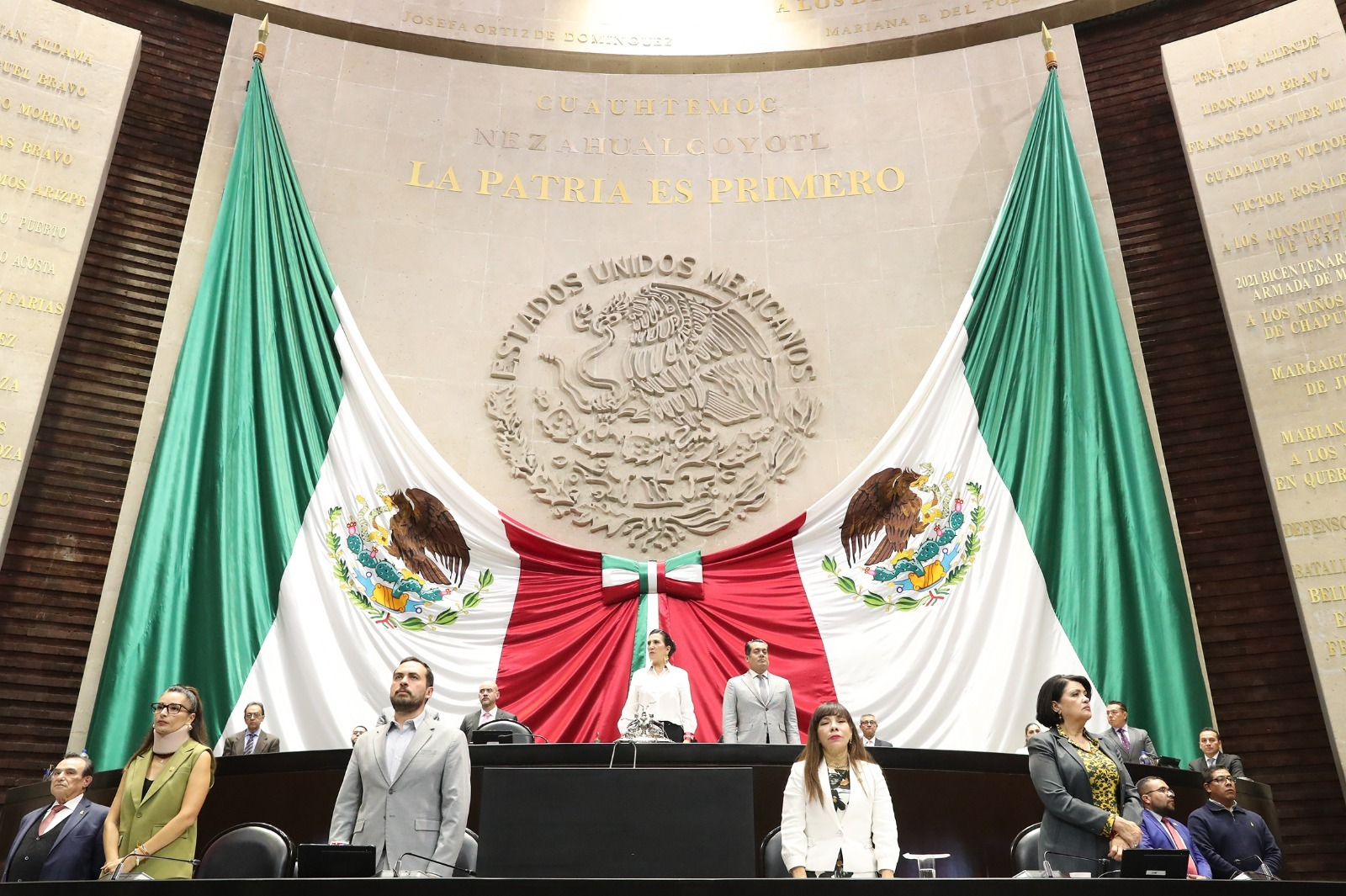 Cámara de Diputados guardó minuto de silencio en memoria de jóvenes de Puebla, mineros de Pasta de Conchos y agente de Michoacán