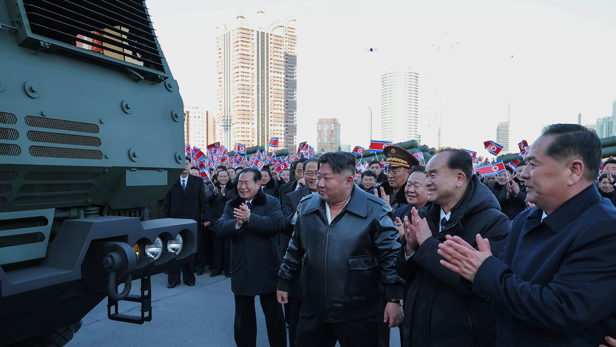 Con IA y capacidad nuclear: Kim Jong-un presenta nuevos lanzam*siles durante tensiones con Corea del Sur