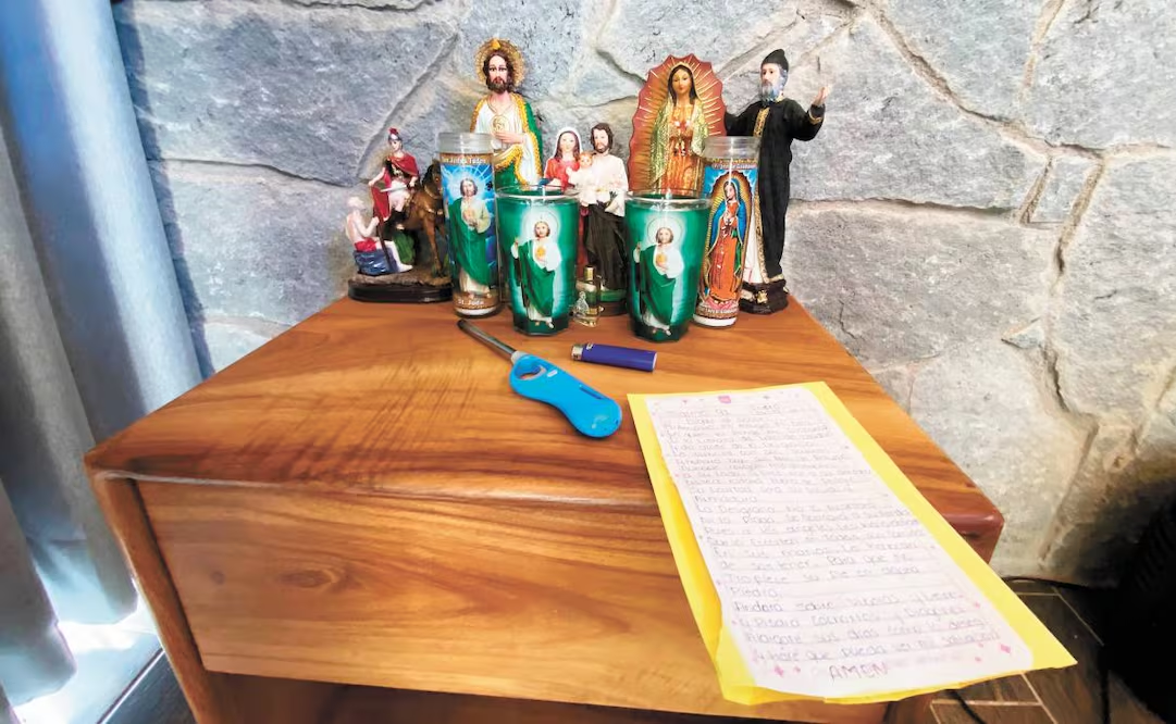 «Caerán a tu lado mil, y diez mil a tu diestra; mas a ti no llegará»; el irónico Salmo bíblico hallado en el refugio de «El Mencho»
