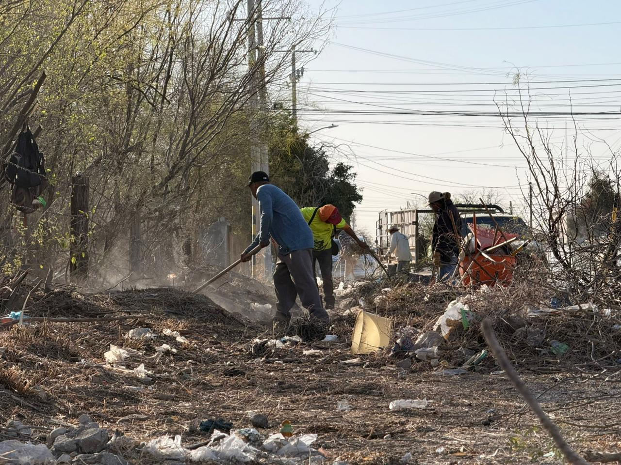 Continúan trabajos intensivos de mejora urbana en distintos sectores de Sabinas