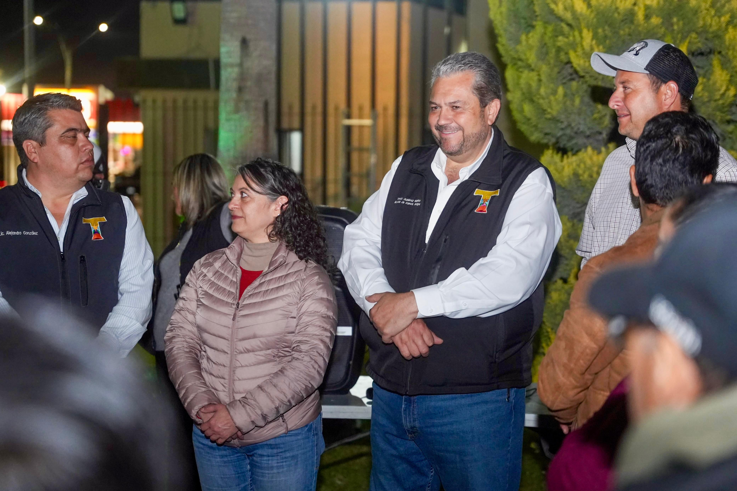 Fortalece Tomás Gutiérrez cercanía con vecinos de Lomas del Valle