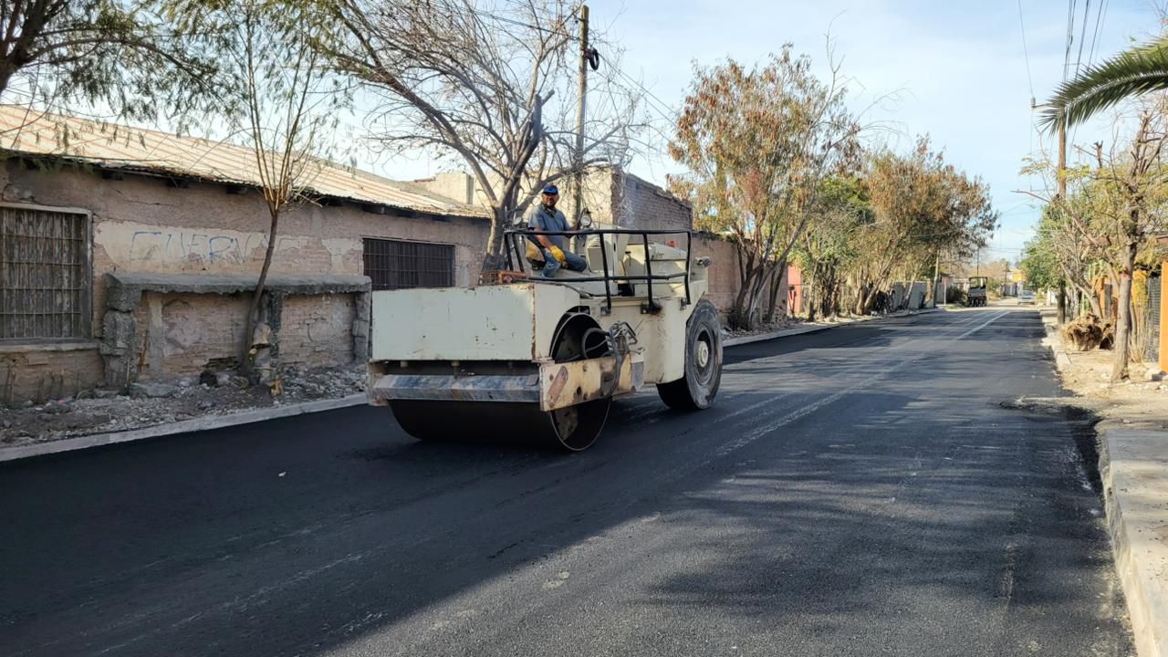 Múzquiz avanza con obras de recarpeteo y pavimentación en Villa de Palaú
