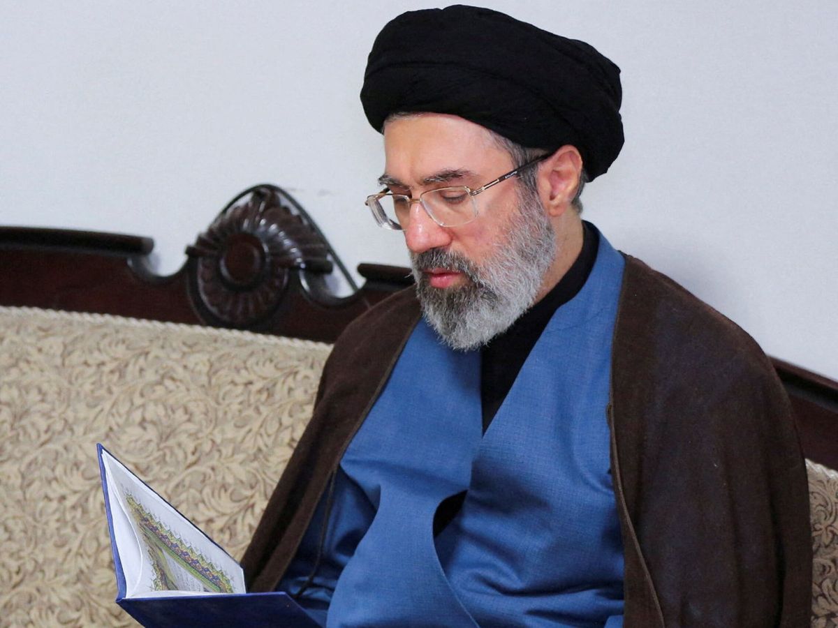 Ayatolá Jamenei promete «vengar sangre de mártires»
