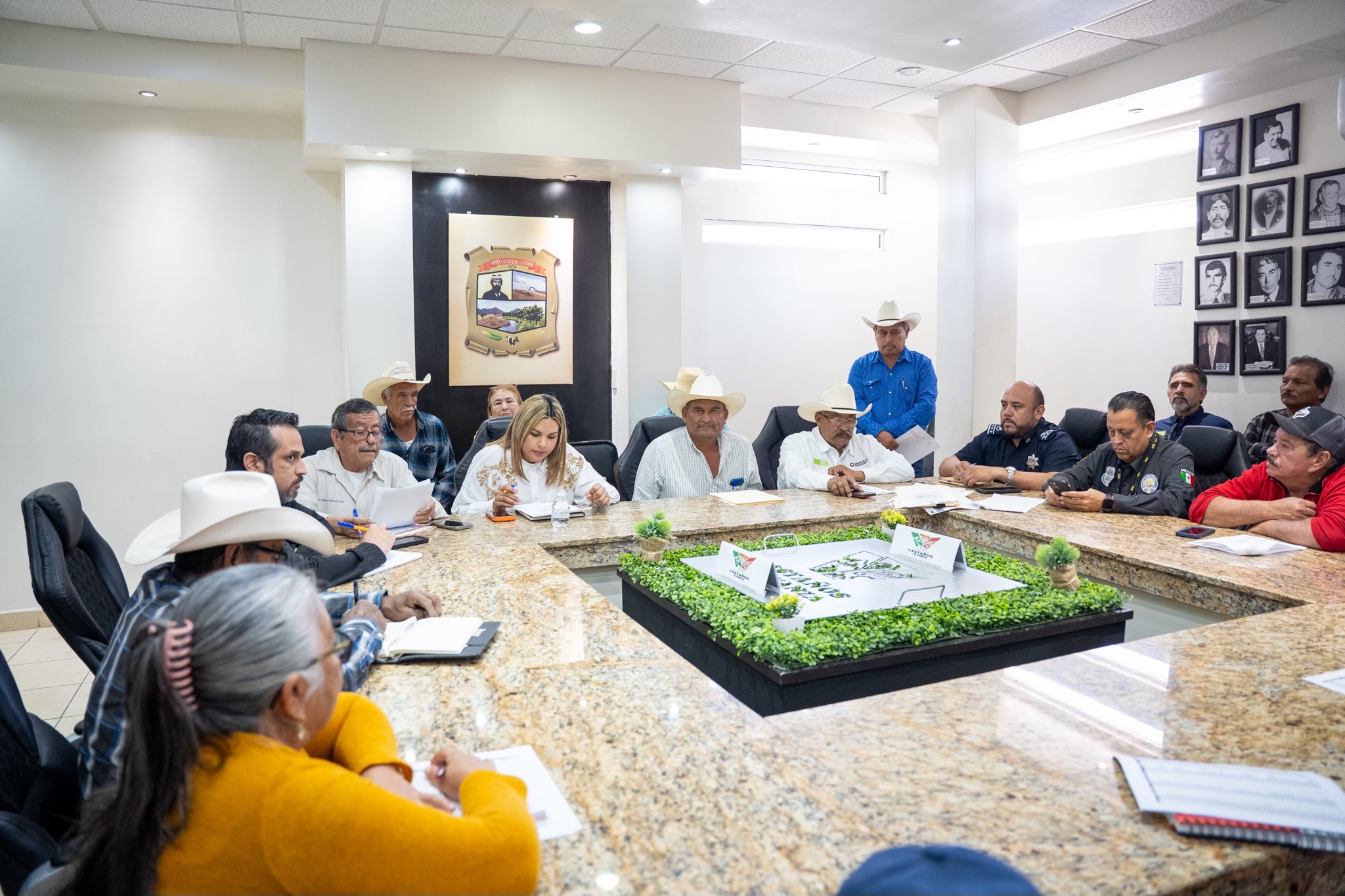 ENCABEZA YESICA REUNIÓN PARA EL DESARROLLO RURAL