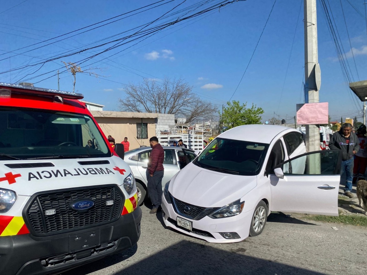 Lesionan en choque a pasajera de 72 años