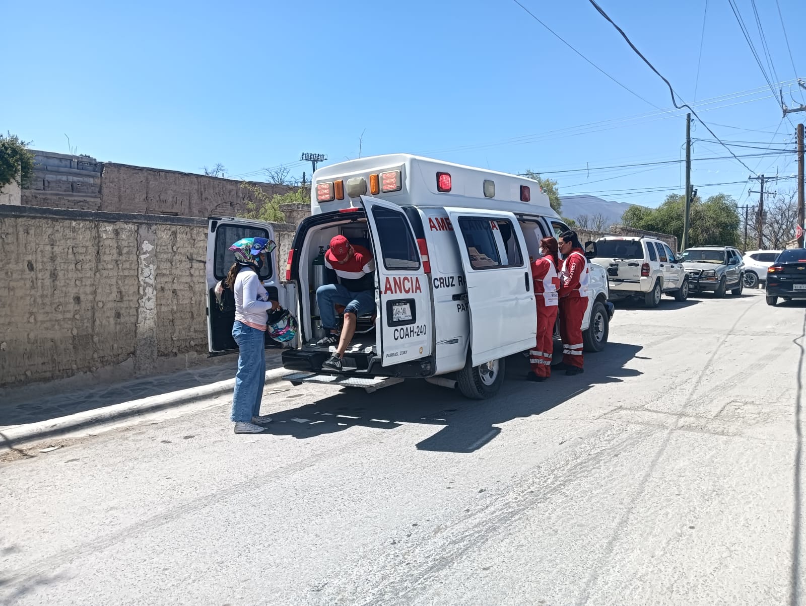 Brutal impacto deja a 2 menores lesionados