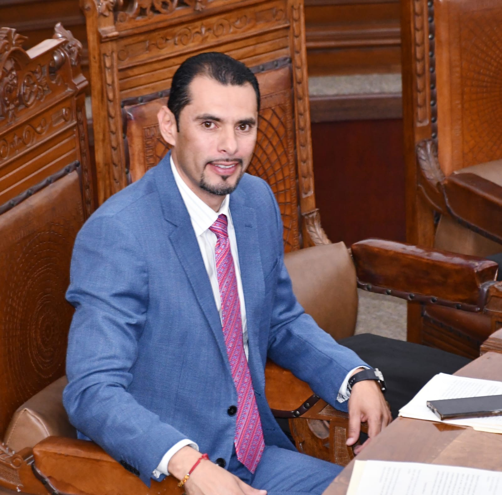 Entornos laborales saludables Pide el Diputado Sergio Zenón