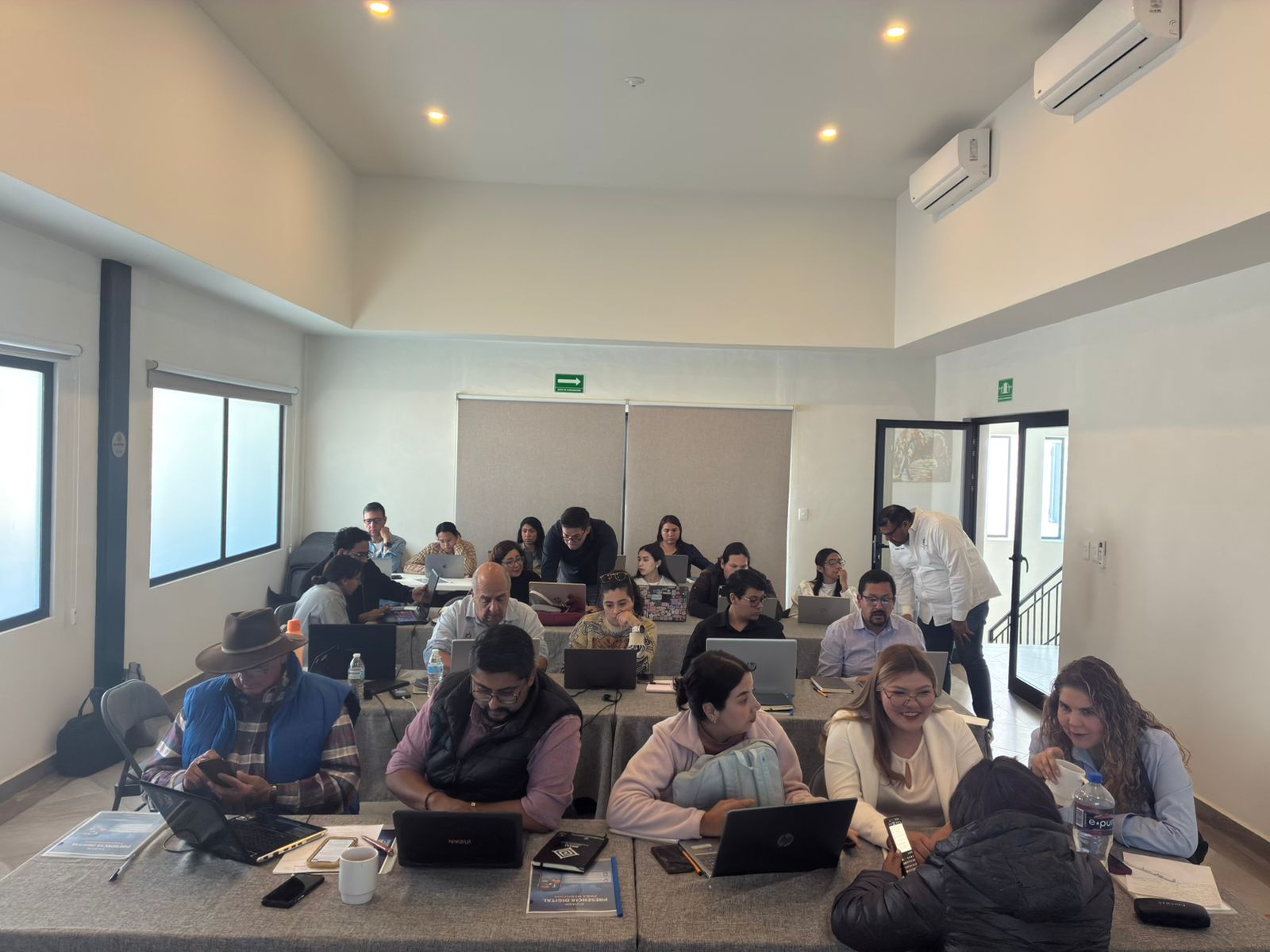 Capacitan en marketing a trabajadores turísticos