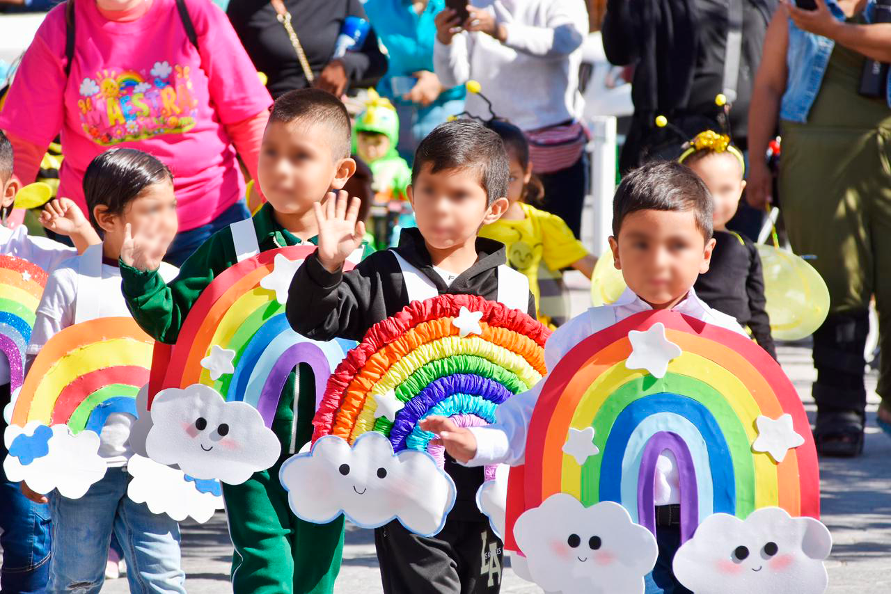 Desfile de Primavera une a familias y fortalece la convivencia social