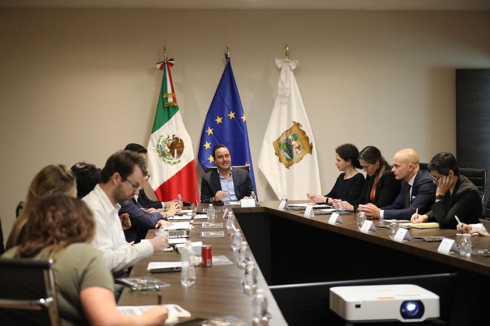 FORTALECEMOS LAZOS ECONÓMICOS CON LA UNIÓN EUROPEA.- MANOLO