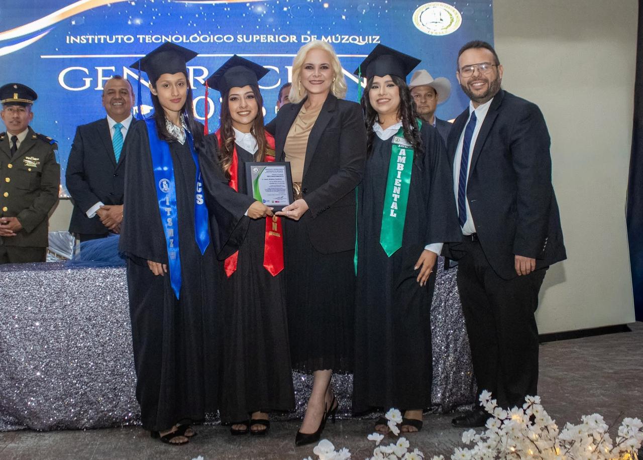 Amadrina Laura Jiménez generación 2026 ITSMZ