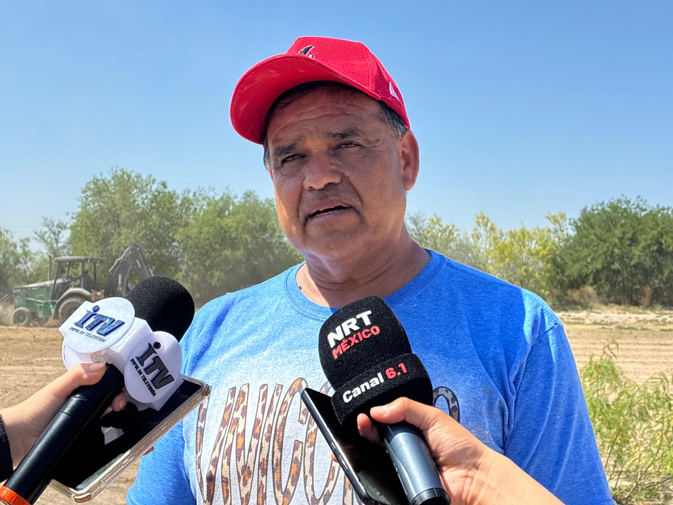 Inicia Gestor Social limpieza de canchas en el Ejido 8 de Enero
