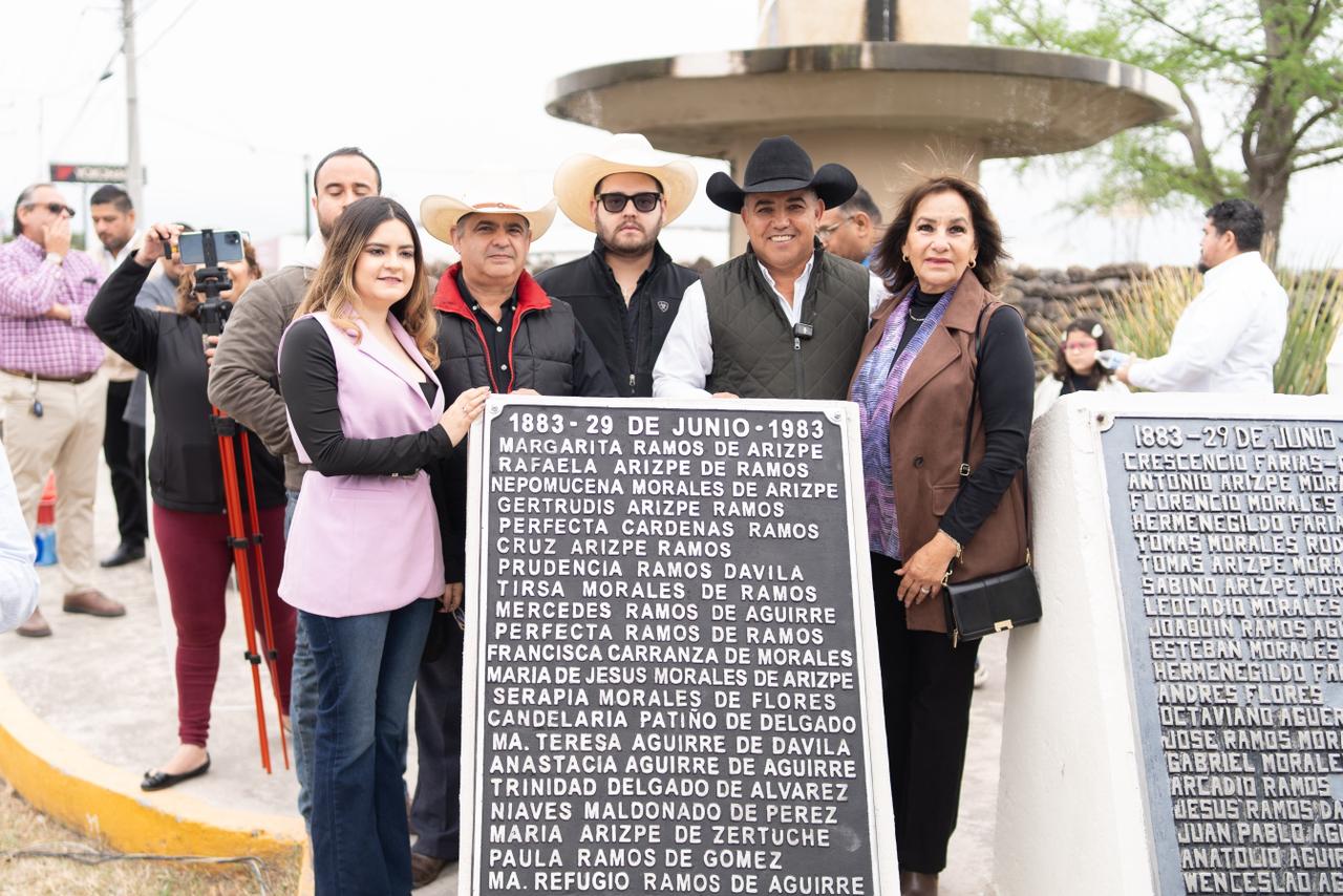 Honra Chano a esposas de los fundadores de Sabinas