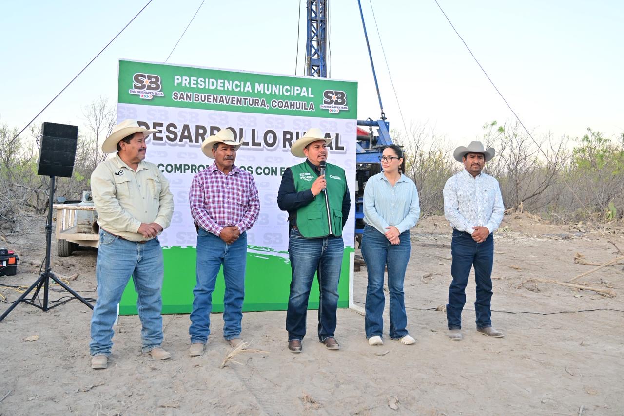 ENTREGA ALCALDE FLORES POZO DE AGUA EN SAN BLAS