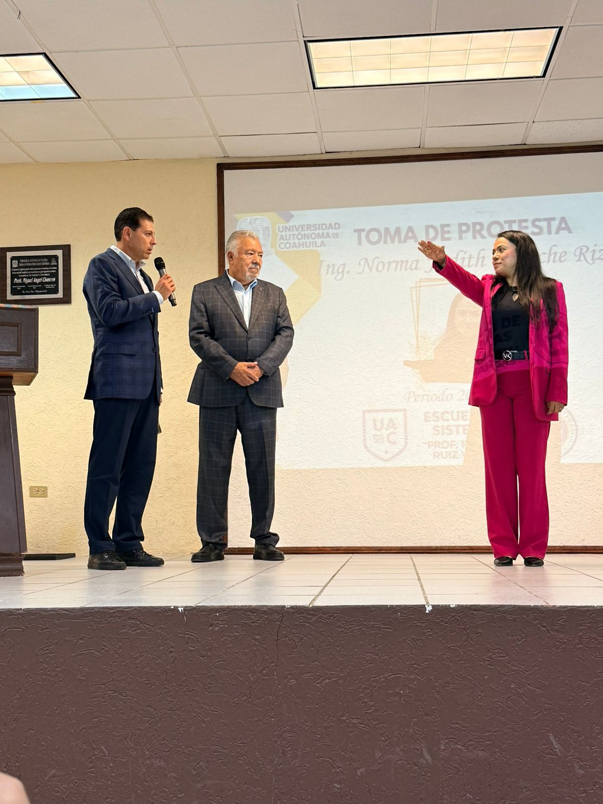 Protesta nueva directora de Sistemas UAdeC Acuña