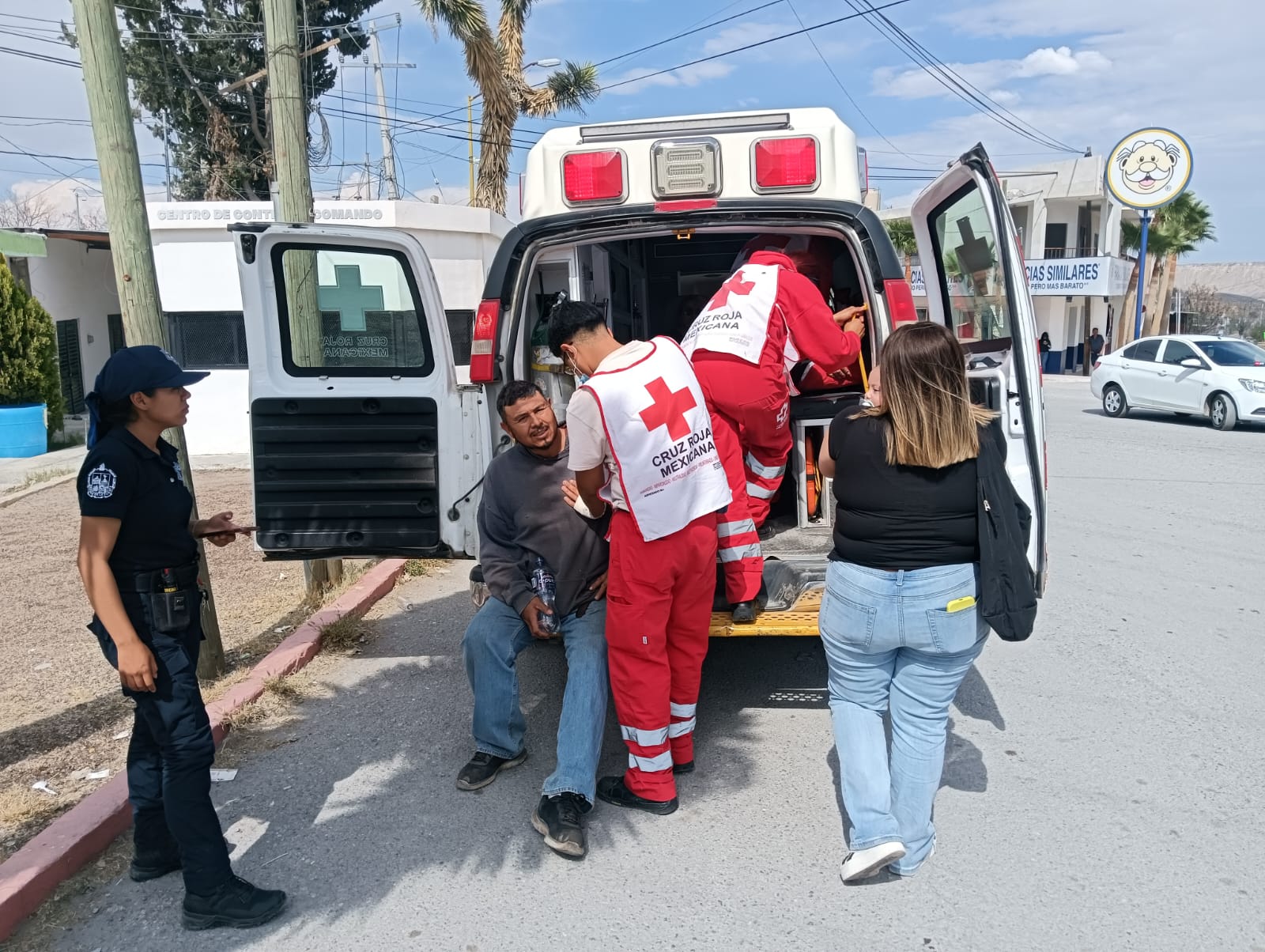 ¡SE QUEDA DORMIDO AL VOLANTE Y PROVOCA FUERTE CHOQUE EN PARRAS!