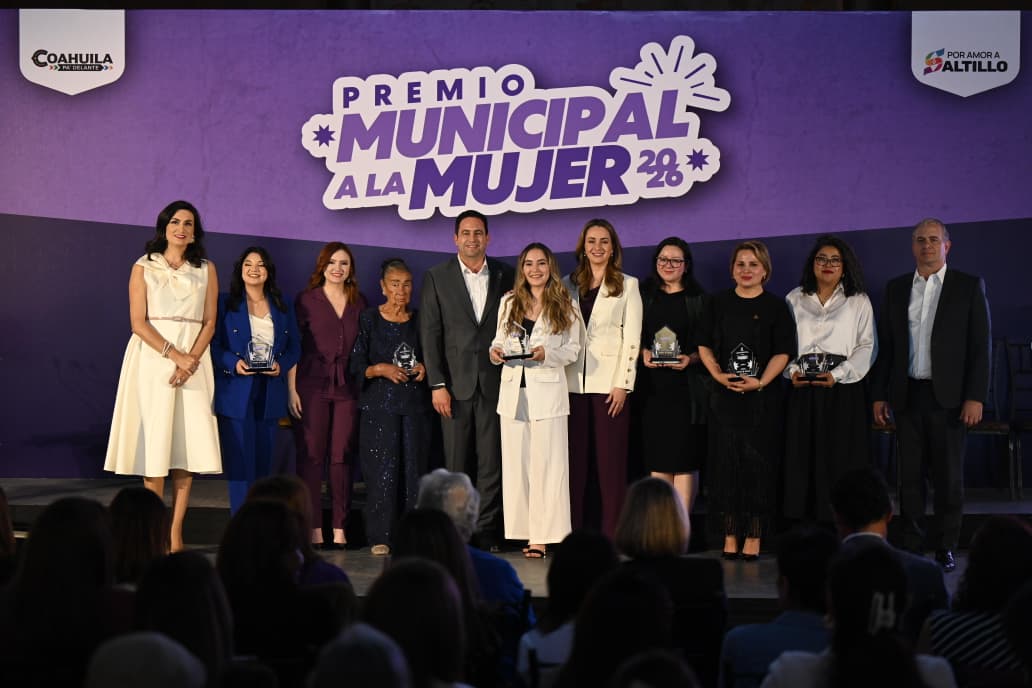 Reconocen Luly y Javier a mujeres destacadas de Saltillo