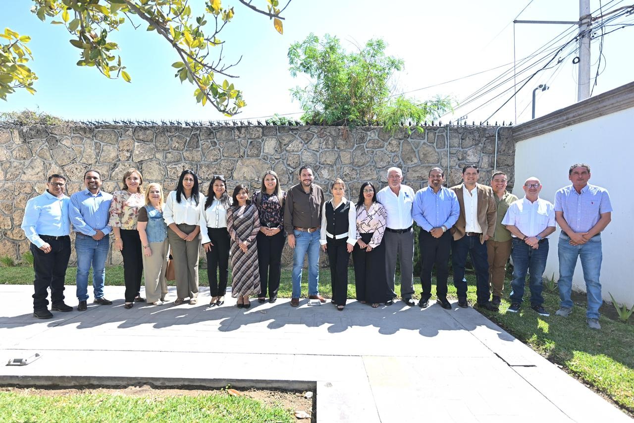 Fortalece Carlos la agenda educativa en universidades